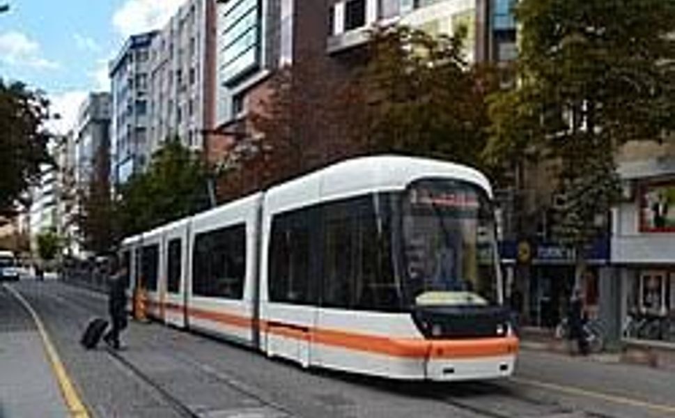 Tramvay Sefer Saatleri Değişecek