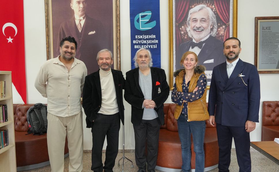 Müjdat Gezen   Eskişehir’de Adının Verildiği Sahneyi Ziyaret Etti