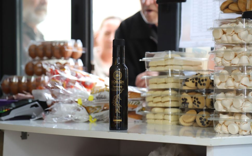 Ödüllü  Dorlion  Zeytinyağı  Artık  Halk Et  Market  ve  Halk  Ekmek  Büfelerinde