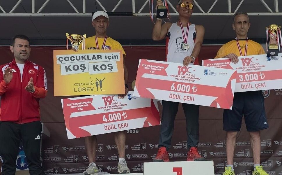 Eskişehirli Atlet Cenk Algın Ankara Yarı Maratonu’nda Şampiyon Oldu