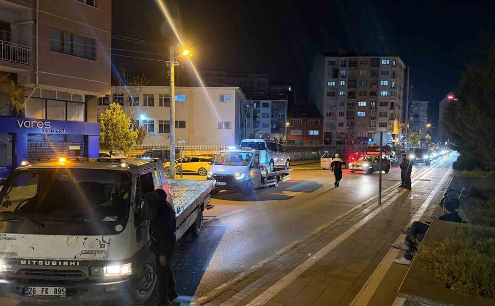 1 Mayıs tedbirlerine uymayan sürücülere ait 33 araç gece çekildi