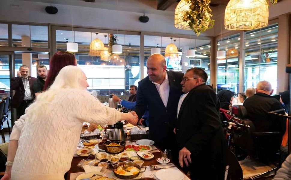 AK Parti Eskişehir İl Başkanı Albayrak, engelli bireyler ile buluştu