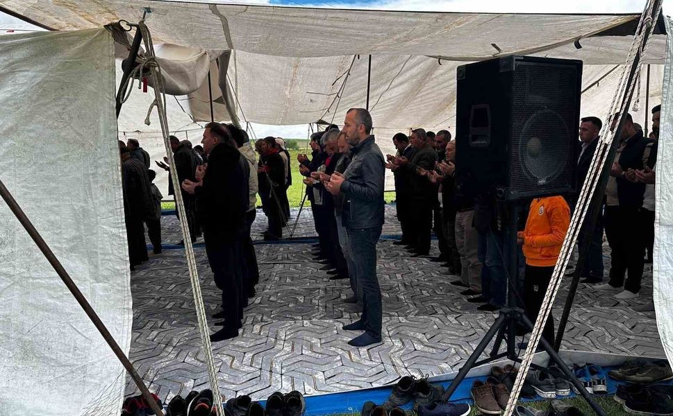 Çandır Mahallesi'nde şükür duası edildi
