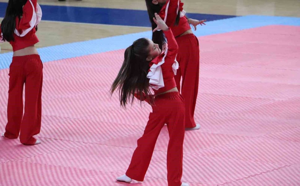 Eskişehir'de Gençlik ve Spor Bayramı coşkuyla kutlandı