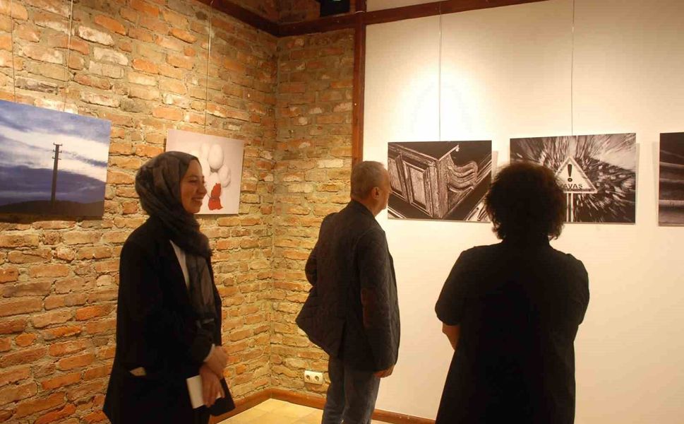 Eskişehir'de 'Sanat ve Beyin Aynı Sahnede' fotoğraf sergisi açıldı