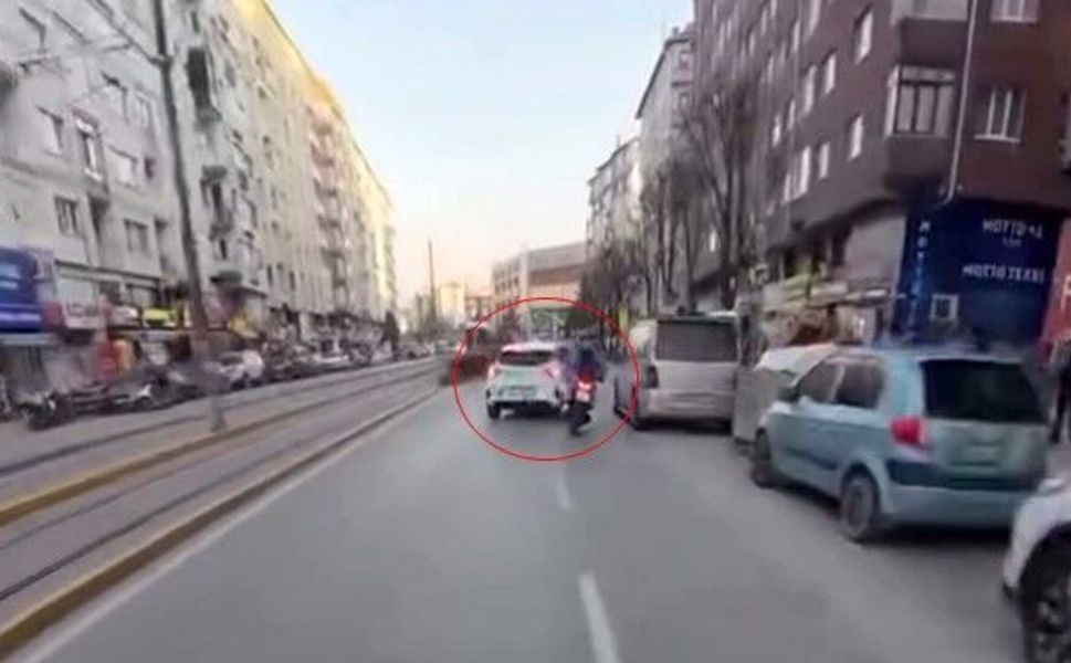 'Kamera çekiyor mu' dedikten saniyeler sonra kaza yaptı