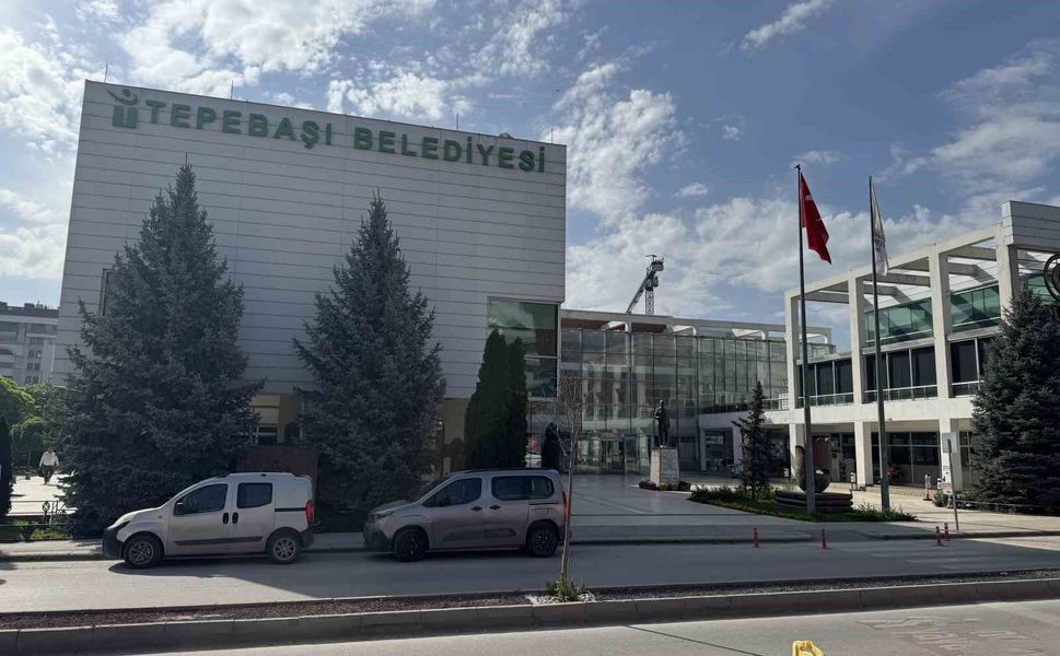 Tepebaşı Belediyesi'ne yolsuzluk operasyonu