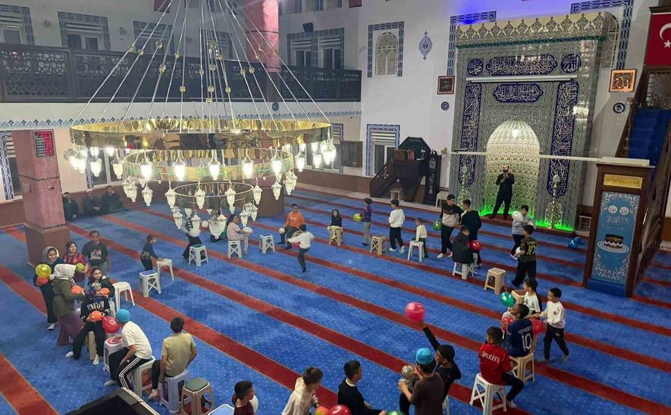 Tepebaşı Müftülüğünden 'Ailecek Camideyiz' programı