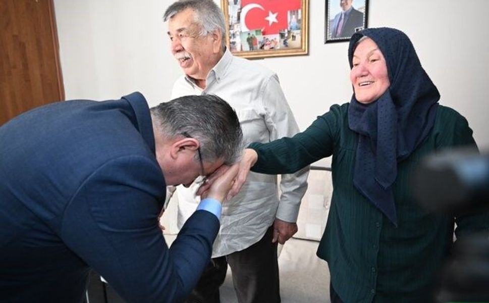 Vali Yılmaz'dan Şehit Hava Teknisyen İlyas Kaya'nın ailesine bayram ziyareti