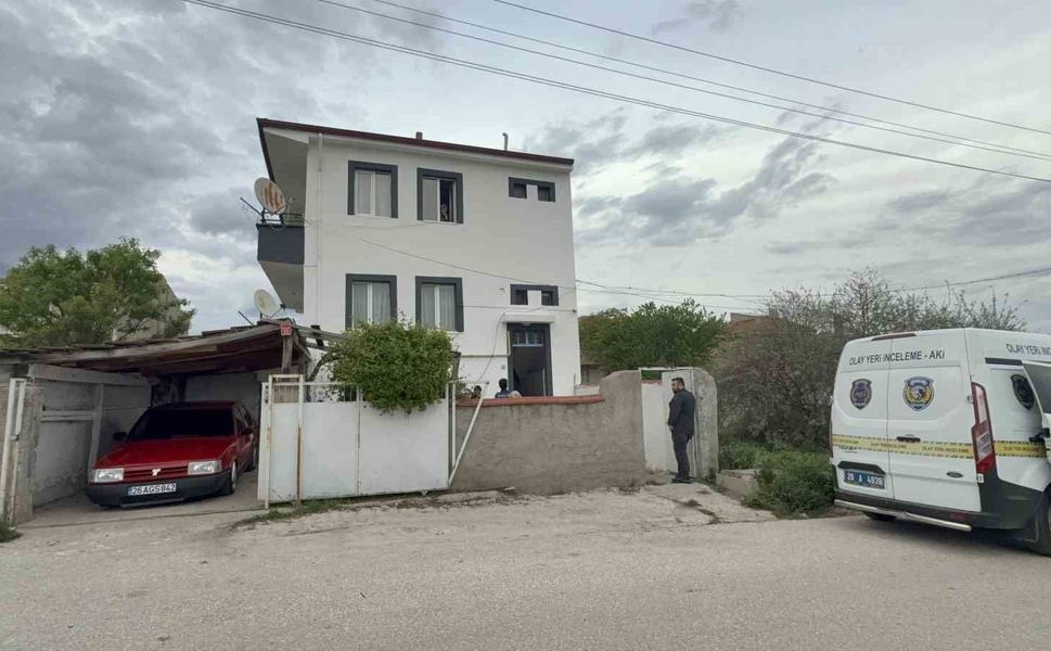 Yaşlı kadın banyoda ölü bulundu