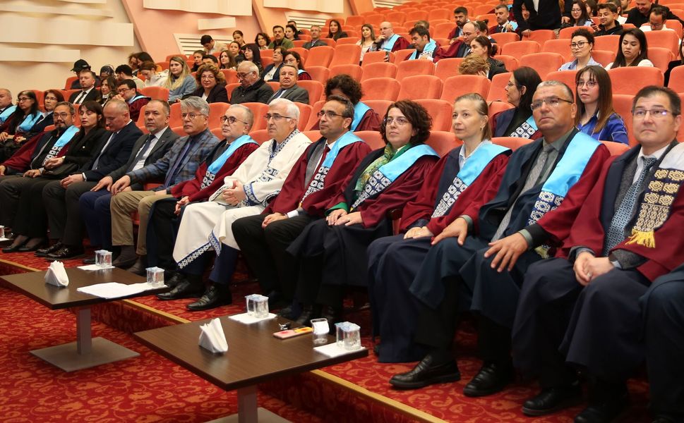 ESOGÜ 2025 Yılı Ödülleri Sahiplerini Buldu