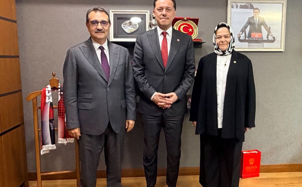 Hacıdan Gelen Hatipoğlu'na Milletvekilleei,İl Koordinatörü ve İl Başkanından Ziyaret