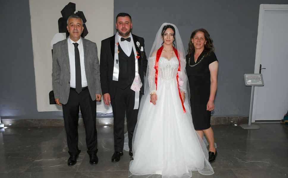 SEY-DER Başkanı Sami Türkmen’in Mutlu Günü: Oğuz ve Esin Dünyaevine Girdi!