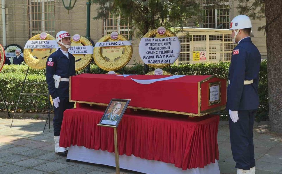 Emekli Tümgeneral Fazıl Aydınmakina son yolculuğuna uğurladı