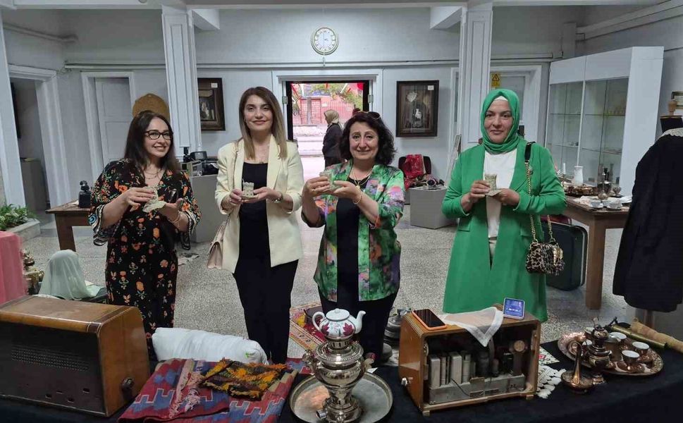 Eskişehir Olgunlaşma Enstitüsü'nün 'Yaşayan Hatıralar - Anı Sergisi' büyük ilgi gördü