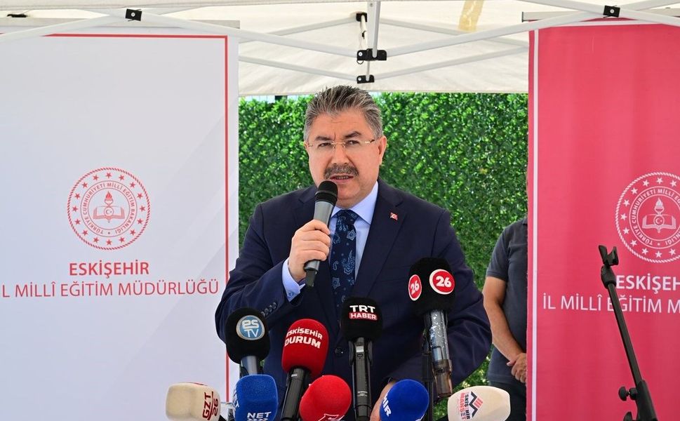 Eskişehir'de 24 Kasım İlkokulu düzenlenen törenle hizmete açıldı