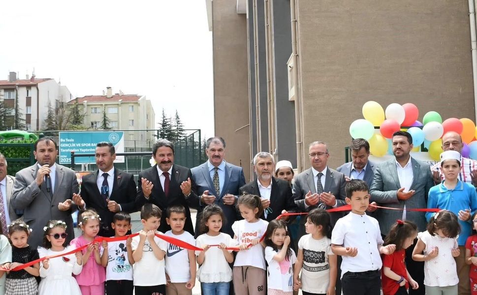 Eskişehir'de Kur'an kursu öğrencileri yeni spor tesislerine kavuştu