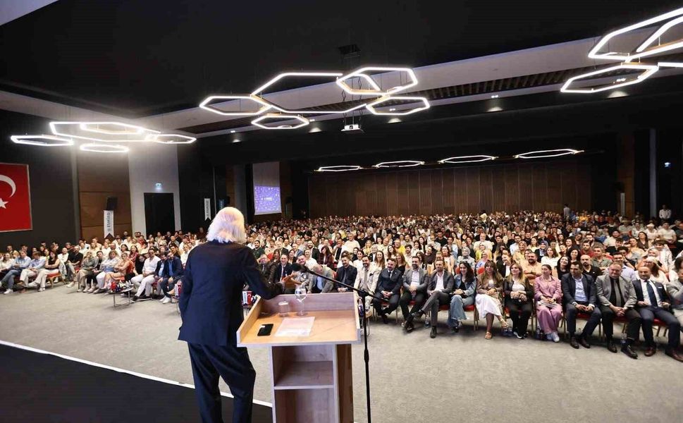 ESMİAD'dan bir ilk: Sinan Ergin, Eskişehir'de sevenleriyle buluştu