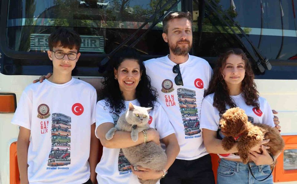 Hurda olarak aldıkları otobüsü 5 milyon liraya yürüyen eve dönüştürdüler