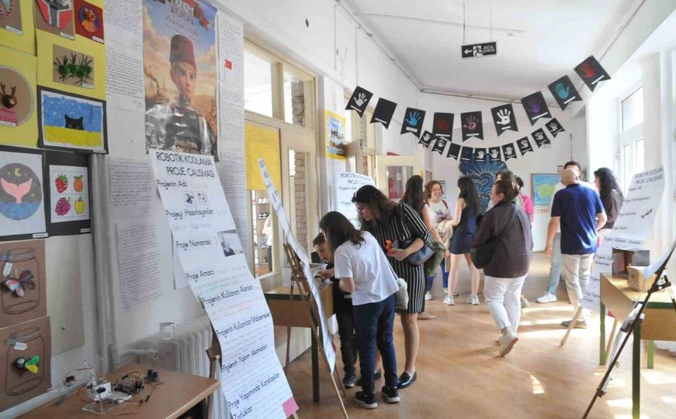 İÇEM Mezunlar Gününde başarı hikâyeleri ve deneyimler paylaşıldı