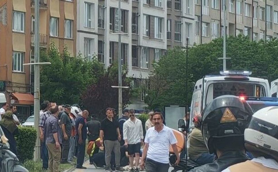 Motosikletin çarptığı 2 yaya yaralandı