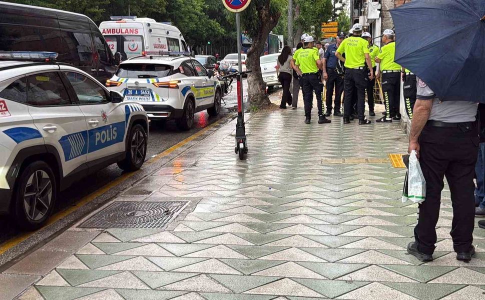'Park etmek yasaktır' levhasının önüne araç park eden sürücüye bin 250 TL ceza