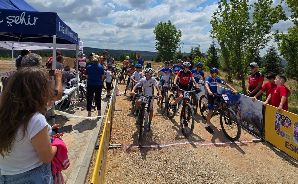 Pedal sporcuları Eskişehir'de podyum için yarıştı