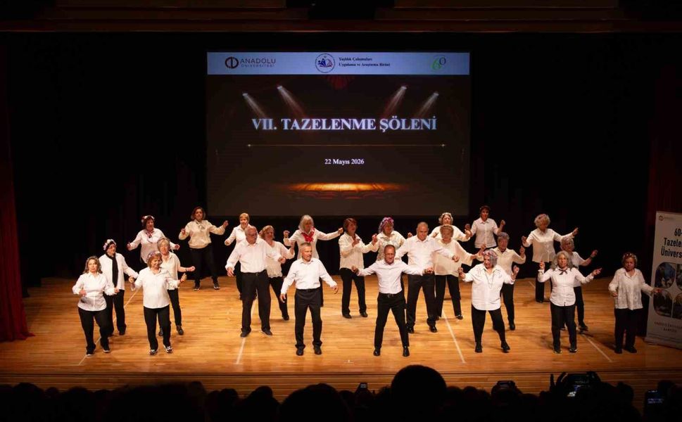 Tazelenme Üniversitesi dönem sonunu şölen ile kutladı