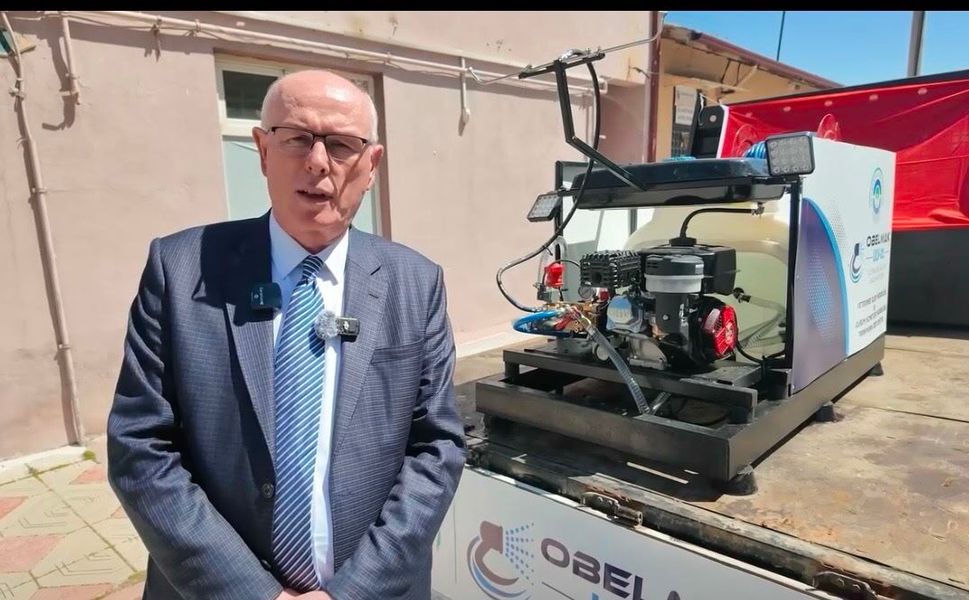 Başkan Kurt'un Zihni Sinir İcadı Kayıp, Sinekler Serbest