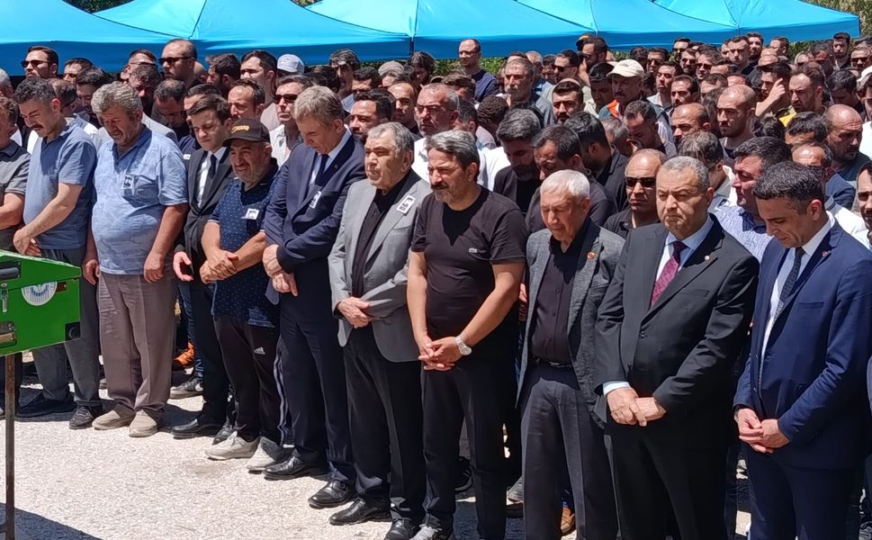 ETİ Maden Kazasında Hayatını Kaybeden Genç, Gözyaşları içinde Toprağa Verildi