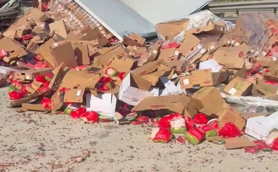 Ankara yolunda tır akaryakıt istasyonuna daldı, faciadan dönüldü