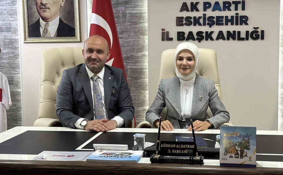 Bakan Göktaş, AK Parti Eskişehir İl Başkanlığı'nı ziyaret etti