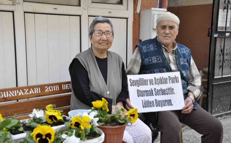 Bulunduğu sokağa renk katan 'Sevgililer ve Aşıklar Parkı' artık yok