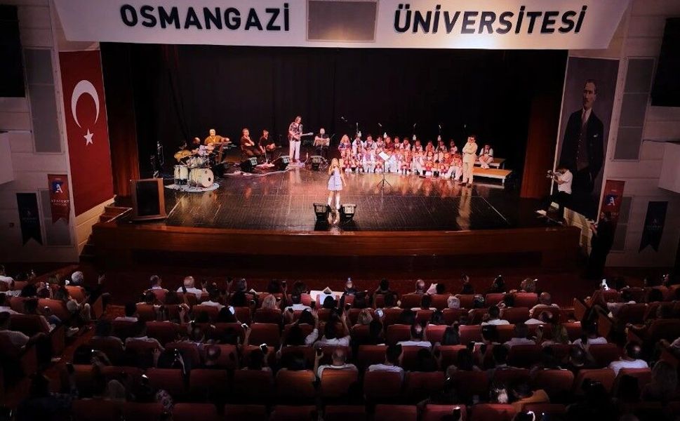 Çocuk Hematoloji ve Onkoloji Servisi'nde tedavi gören çocuklara miniklerden anlamlı destek