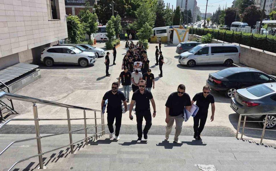 Eskişehir merkezli 4 ilde dolandırıcılık operasyonu: 12 gözaltı