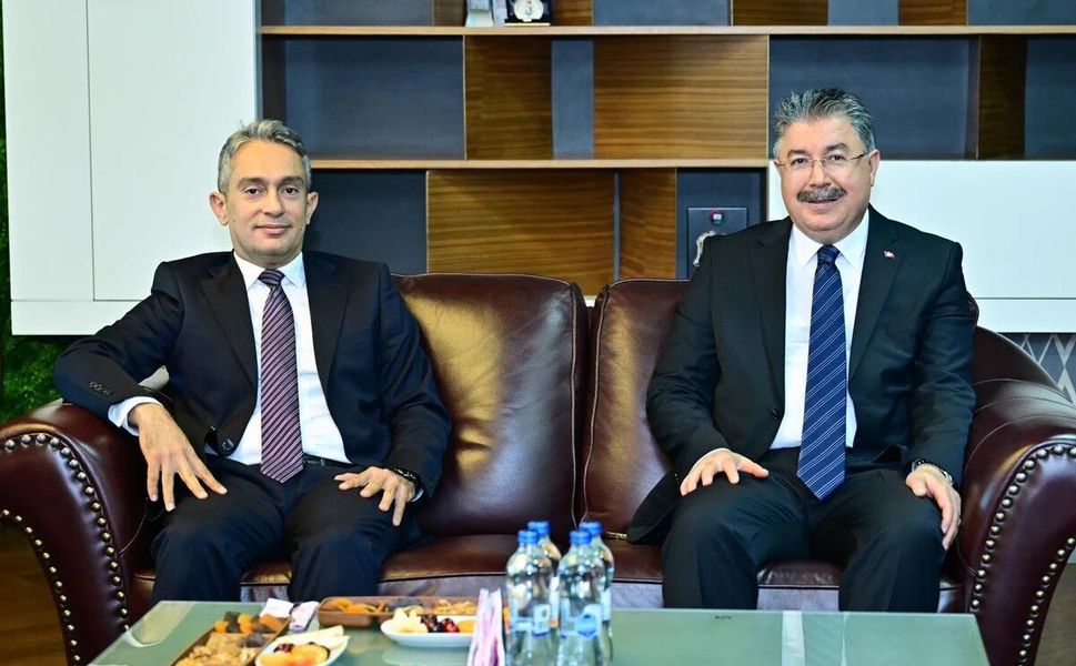 Eskişehir Valisi Dr. Erdinç Yılmaz, görevine yeni atanan Başsavcı Ferhat Deniz'i ziyaret etti