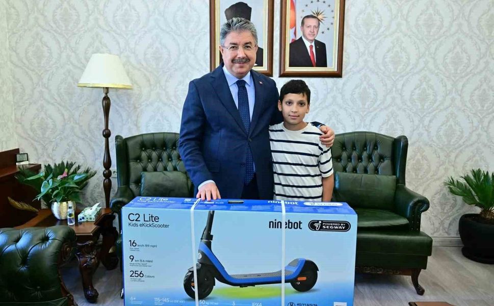 Eskişehir Valisi Dr. Erdinç Yılmaz, orman şehidinin evladı Batuhan'ın hayalini gerçekleştirdi