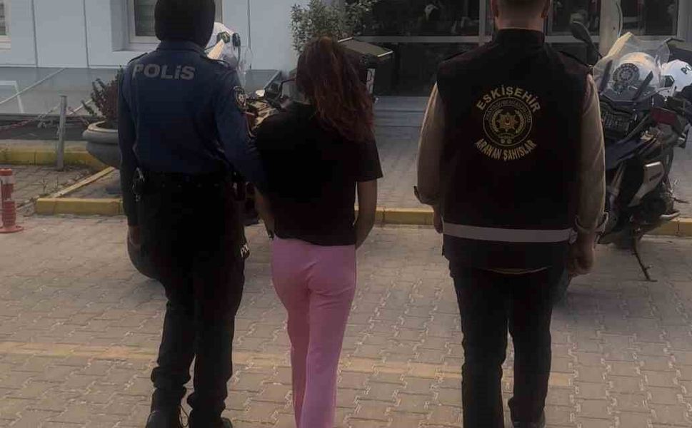 Eskişehir'de 49 yıl hapis cezası ile aranan şahıs yakalandı