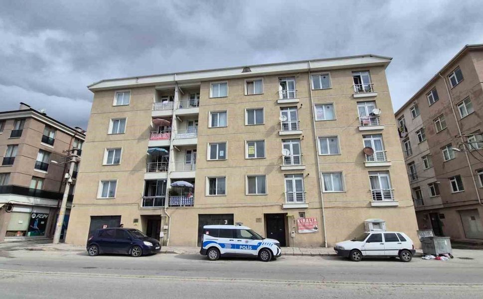 Eskişehir'de 58 yaşındaki adamın cesedini evde annesi buldu