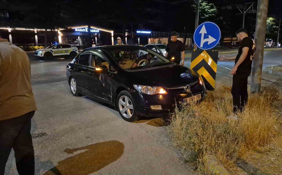 Eskişehir'de otomobil ile ticari taksi çarpıştı