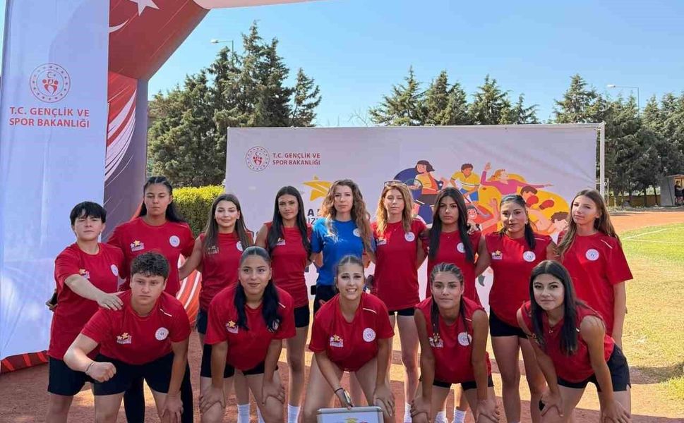 Eskişehir'in ragbi sultanları namağlup şampiyon