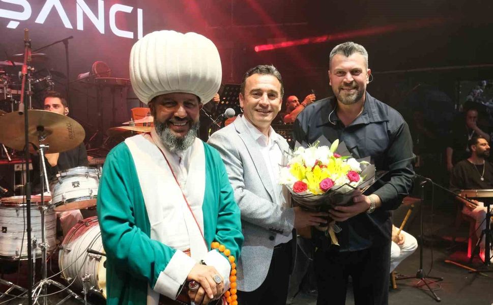 Festivalde sahne alan sanatçılar hayran bıraktı