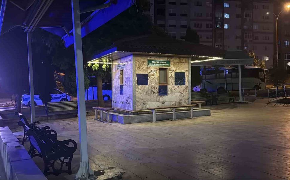 Şadırvanda baygın haldeki şahsa din görevlisi müdahale etti