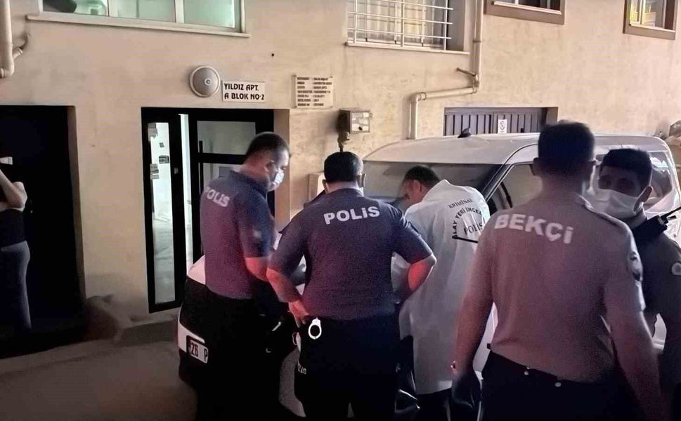 Sokağı saran ağır koku acı gerçeği ortaya çıkardı: Yaşlı adam evinde ölü bulundu