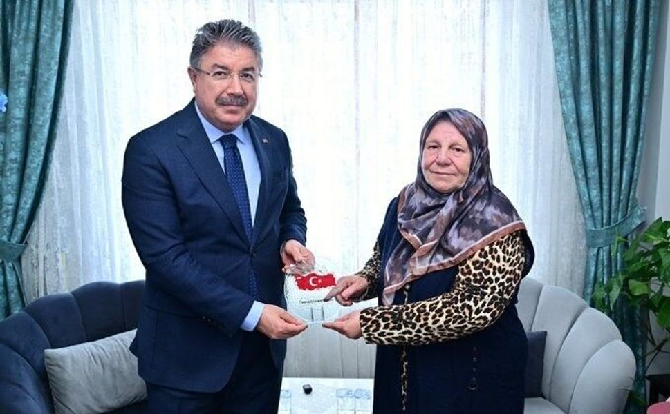 Vali Yılmaz, Merhum Kıbrıs Gazisi Tınmaz'ın ailesine taziye ziyaretinde bulundu