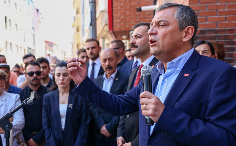 Özgür Özel CHP'den İstifa Etti
