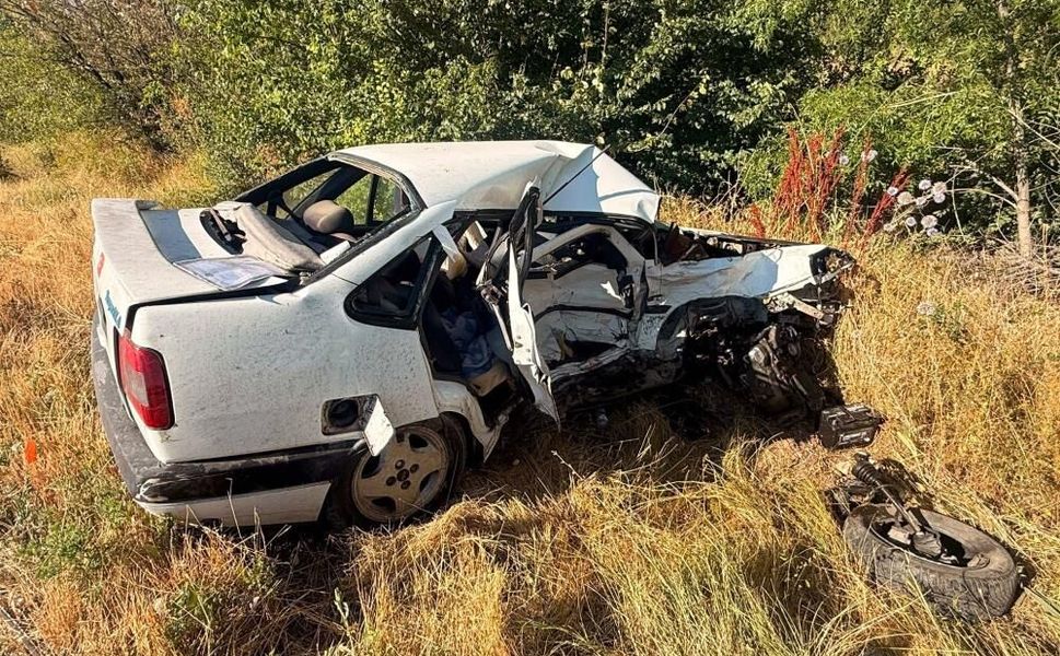 Otomobillerin çarpıştığı kazada bir kişi öldü 3 kişi yaralandı