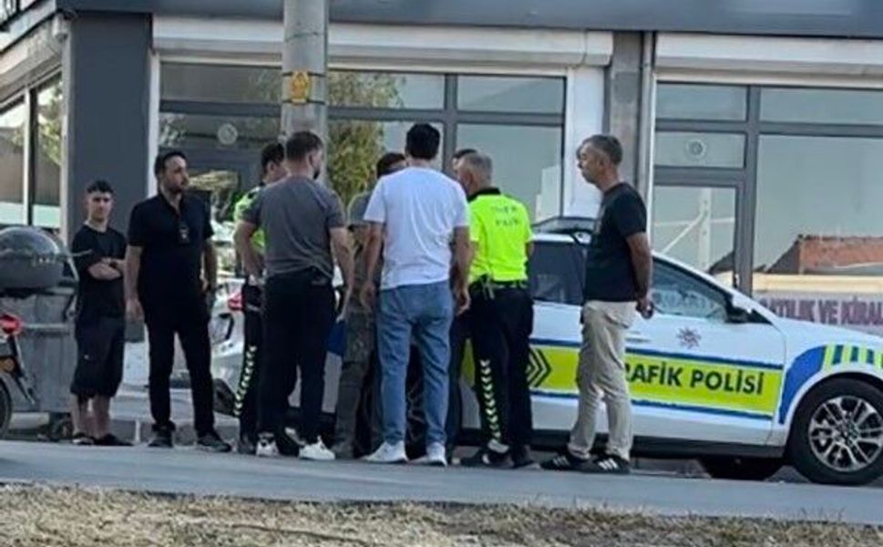 390 bin TL ceza yazılan ehliyetsiz sürücü, polislere bağırarak tepki gösterdi