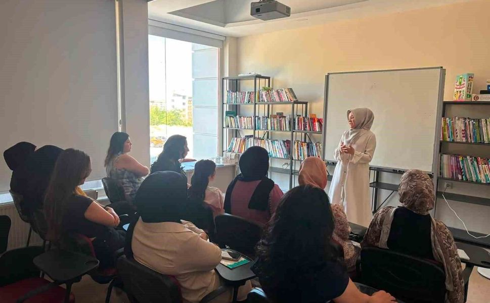 ADEM ve SODAM kursiyerlerine değerler eğitimi verildi