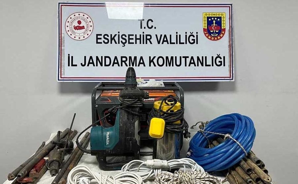 Eskişehir'de kaçak kazı yapan 5 şüpheli suçüstü yakalandı